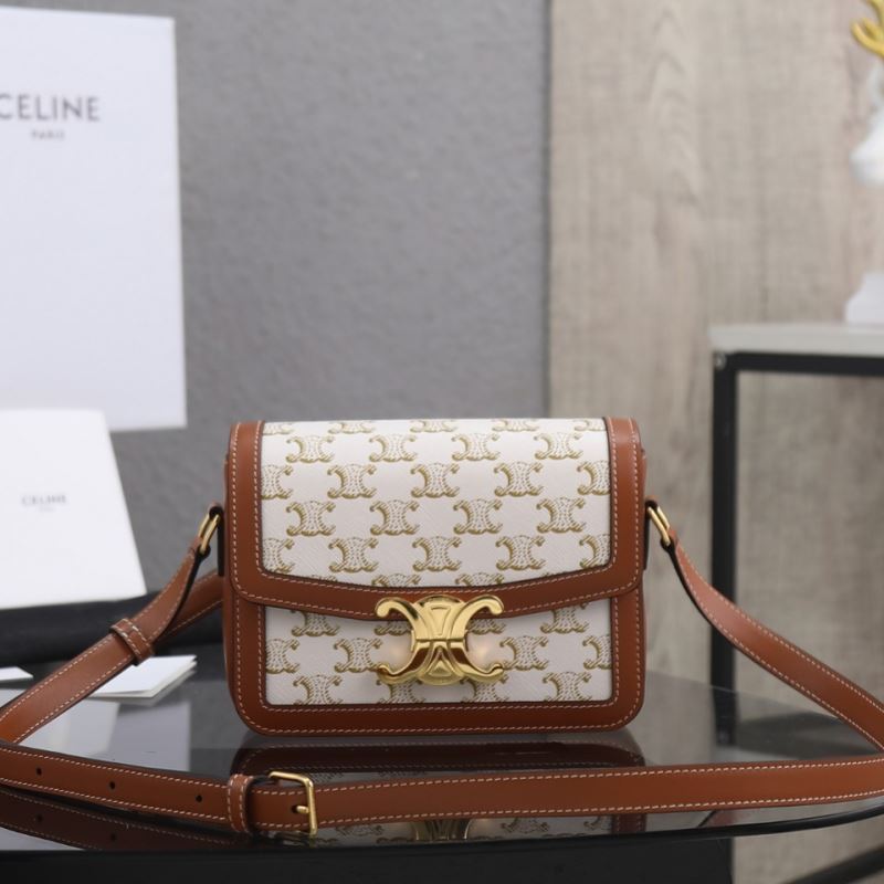 Ce1i*e triomphe bags
